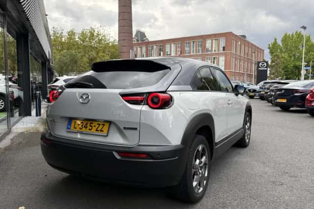 Mazda MX-30 (2021) thumbnail 3