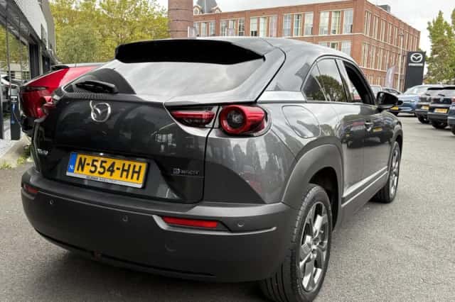 Mazda MX-30 (2021) thumbnail 3