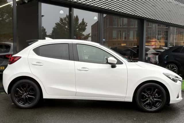 Mazda 2 (2019) thumbnail 2