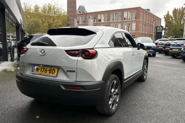 Mazda MX-30 (2021) thumbnail 3