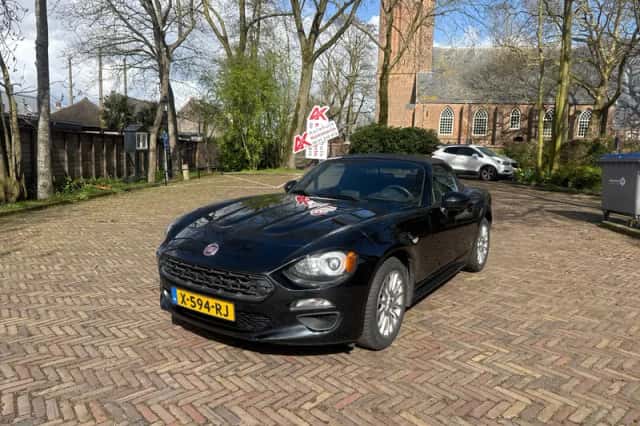 Fiat 124 Spider (2017) thumbnail 1