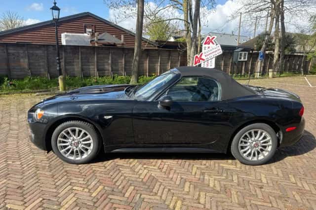 Fiat 124 Spider (2017) thumbnail 5