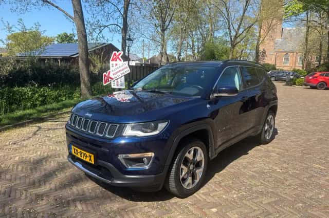 Jeep Compass (2019) thumbnail 1