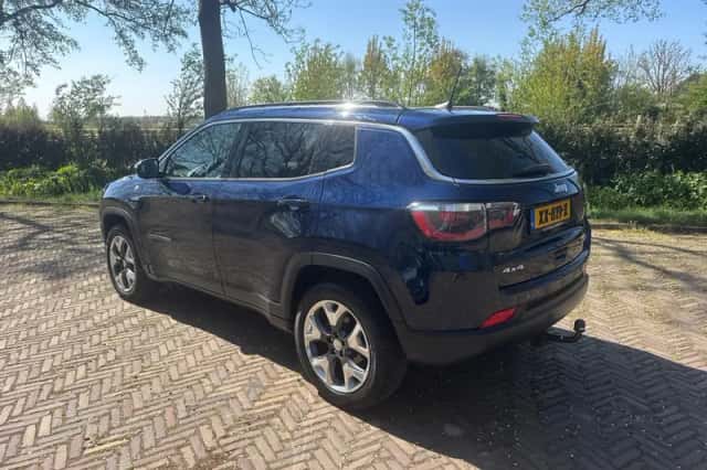 Jeep Compass (2019) thumbnail 2
