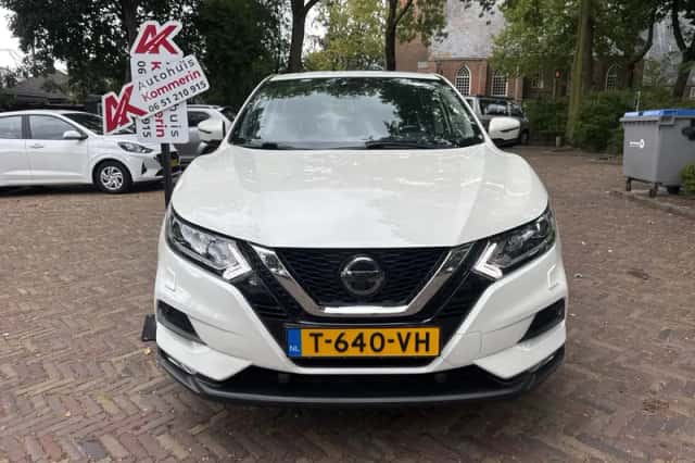 Nissan Qashqai (2021) thumbnail 3