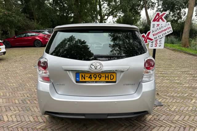 Toyota Verso (2016) thumbnail 2