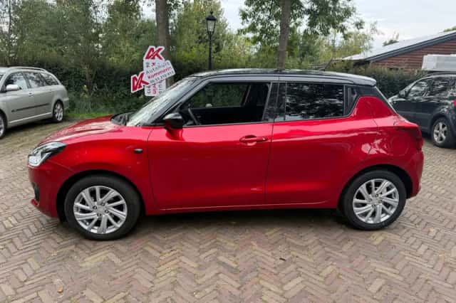 Suzuki Swift (2023) thumbnail 5