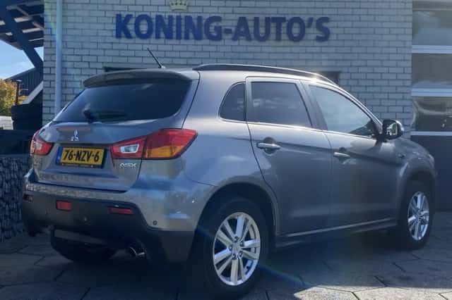 Mitsubishi ASX (2011) thumbnail 2