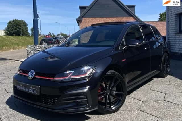 Volkswagen Golf (2018) thumbnail 1