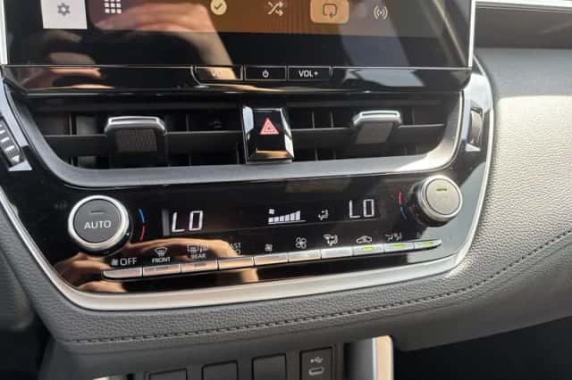 Toyota Corolla Cross (2024) thumbnail 4