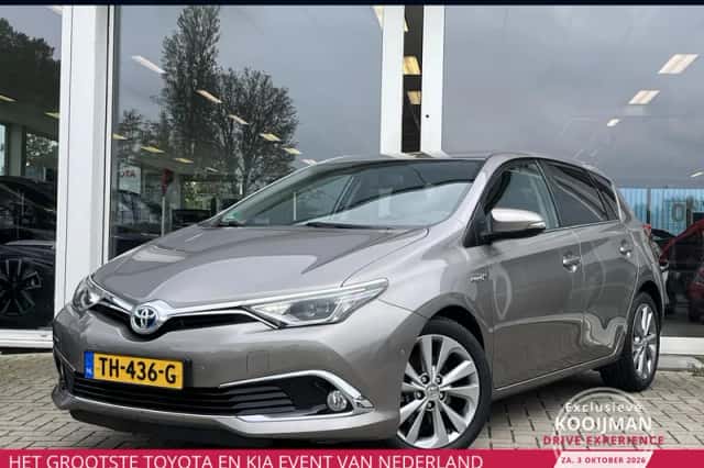 Toyota Auris (2016) thumbnail 1