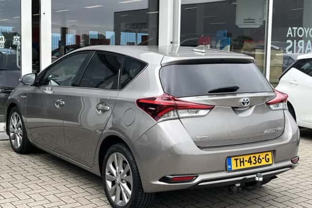 Toyota Auris (2016) thumbnail 6