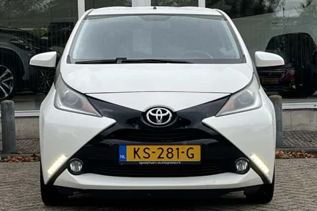 Toyota Aygo (2016) thumbnail 4
