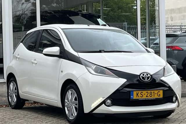 Toyota Aygo (2016) thumbnail 5