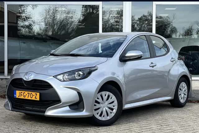 Toyota Yaris (2025) thumbnail 1
