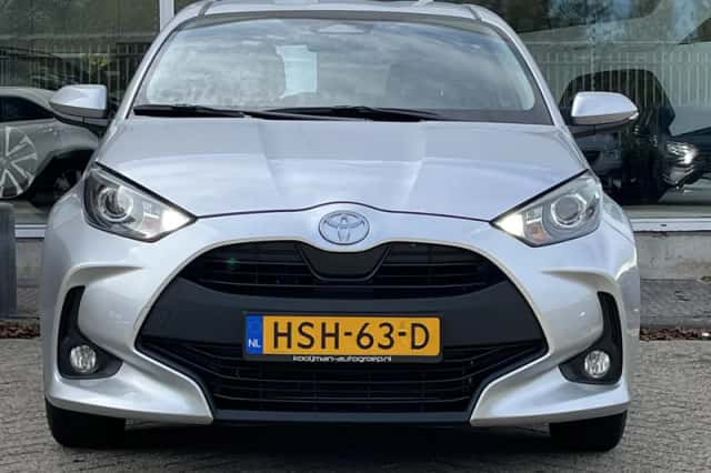 Toyota Yaris (2025) thumbnail 3