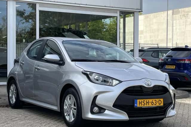 Toyota Yaris (2025) thumbnail 4