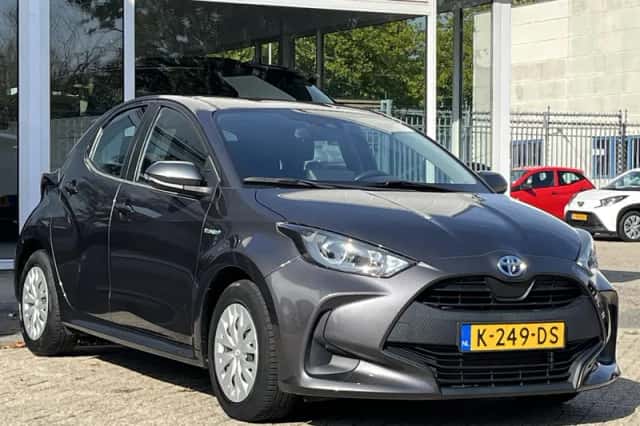 Toyota Yaris (2020) thumbnail 5