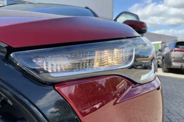 Toyota Corolla Cross (2025) thumbnail 3