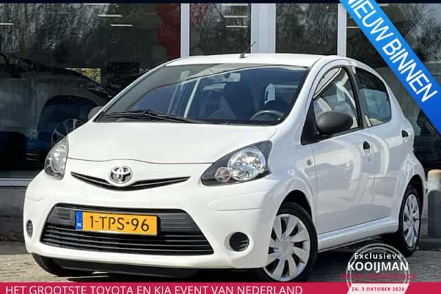 Toyota Aygo (2014) thumbnail 1