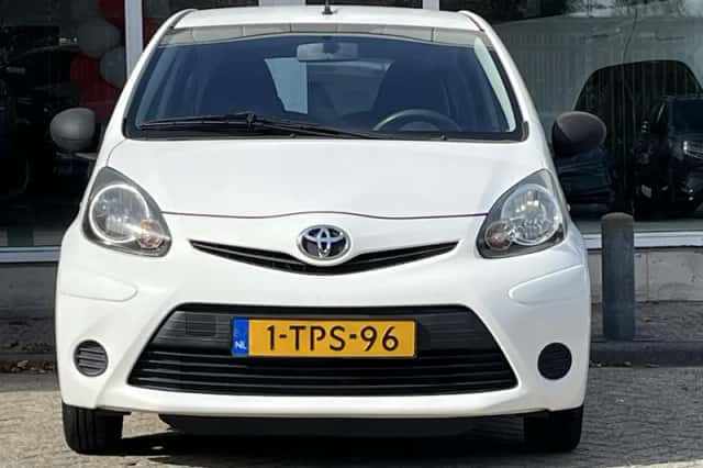 Toyota Aygo (2014) thumbnail 3