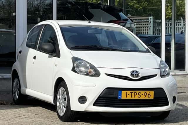 Toyota Aygo (2014) thumbnail 4