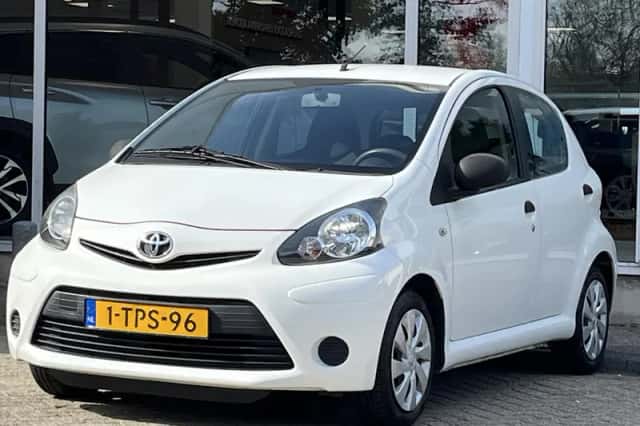 Toyota Aygo (2014) thumbnail 5