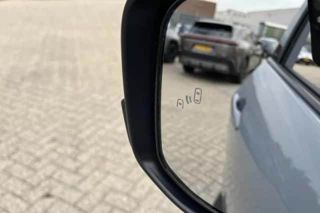 Toyota C-HR+ (2026) thumbnail 6