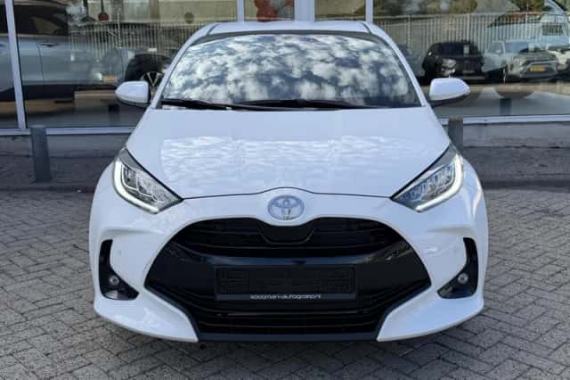 Toyota Yaris (2026) thumbnail 3