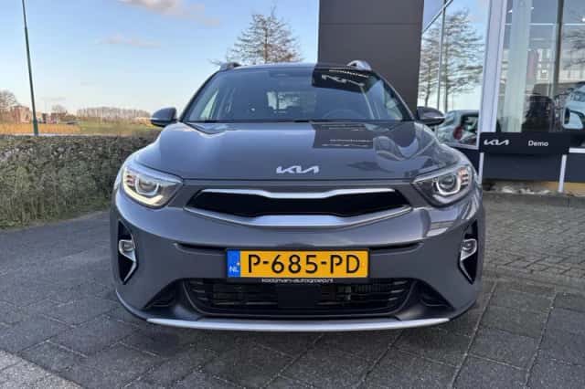 Kia Stonic (2022) thumbnail 2