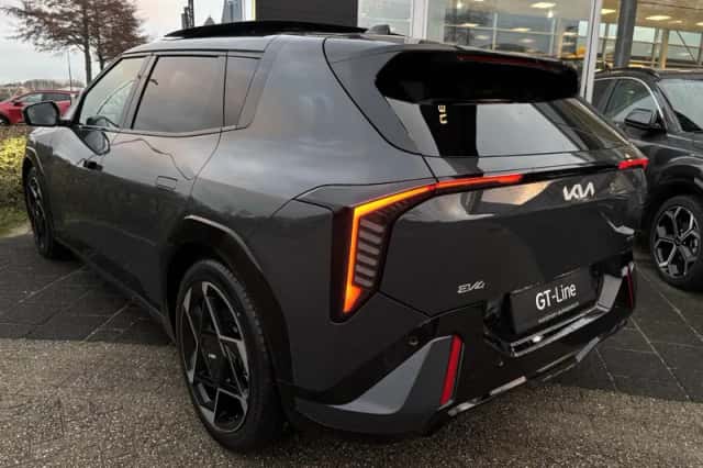Kia EV4 (2026) thumbnail 4