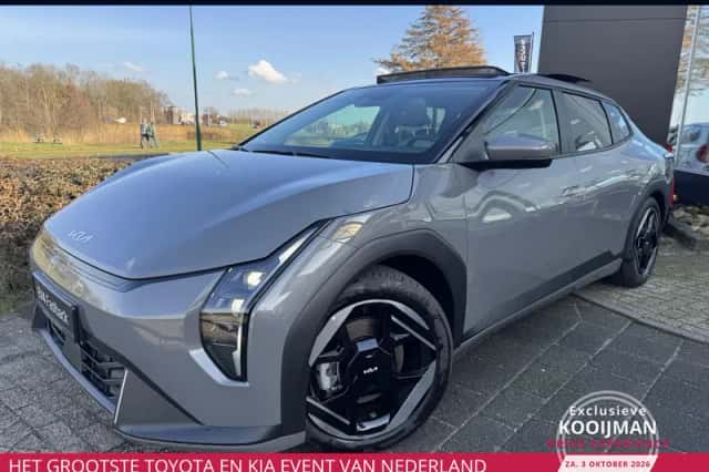 Kia EV4 (2026) thumbnail 1