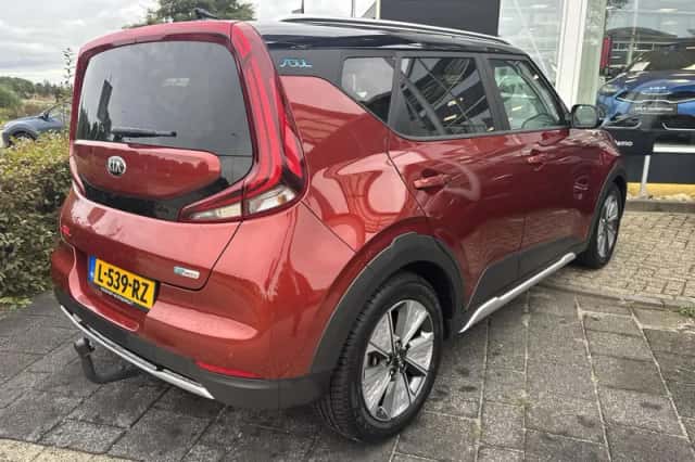 Kia Soul EV (2021) thumbnail 3