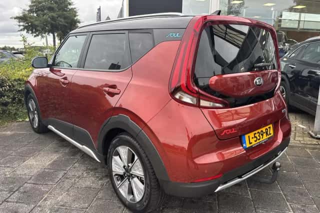 Kia Soul EV (2021) thumbnail 4