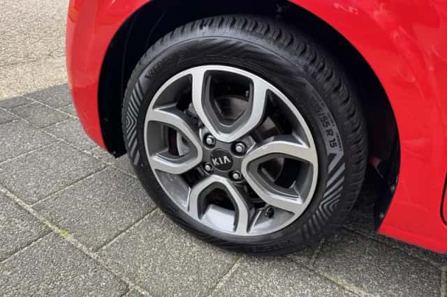 Kia Picanto (2017) thumbnail 2