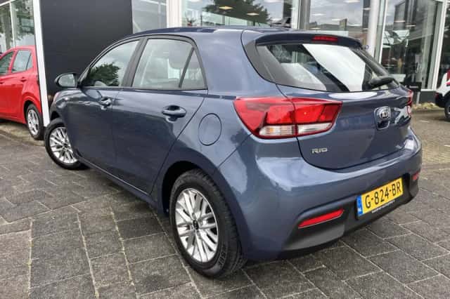 Kia Rio (2019) thumbnail 5