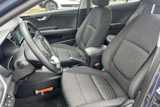Kia Rio (2019) thumbnail 6