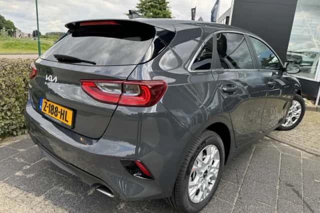 Kia Ceed (2024) thumbnail 4