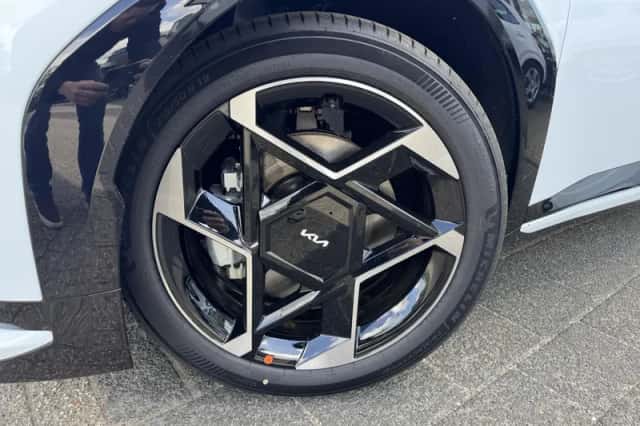 Kia EV4 (2026) thumbnail 2