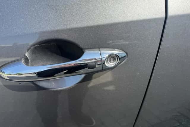 Kia Picanto (2023) thumbnail 3