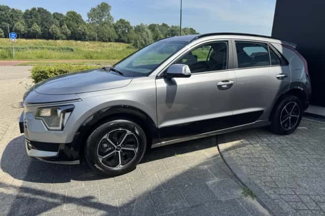 Kia Niro (2025) thumbnail 3