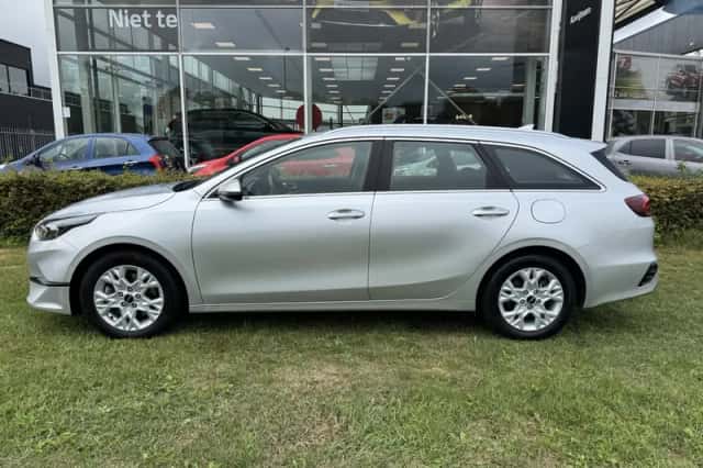 Kia Ceed (2024) thumbnail 2