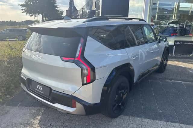 Kia EV9 (2026) thumbnail 3