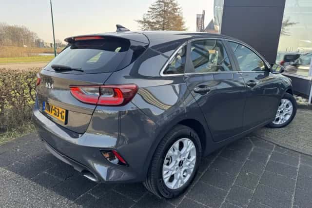 Kia Ceed (2025) thumbnail 4