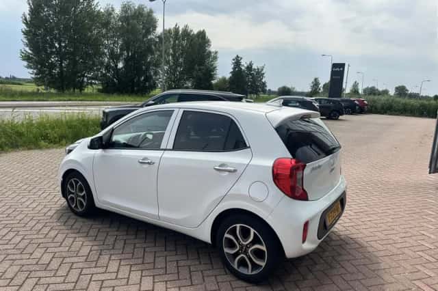 Kia Picanto (2023) thumbnail 4