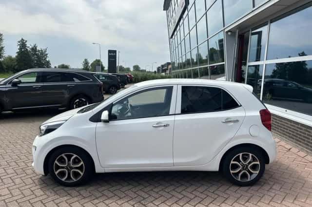 Kia Picanto (2023) thumbnail 5