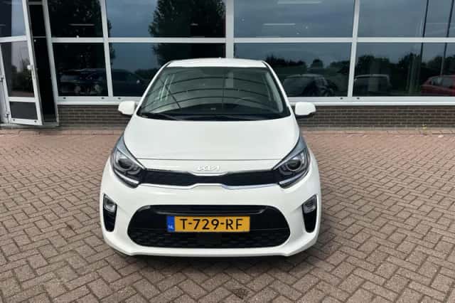 Kia Picanto (2023) thumbnail 6