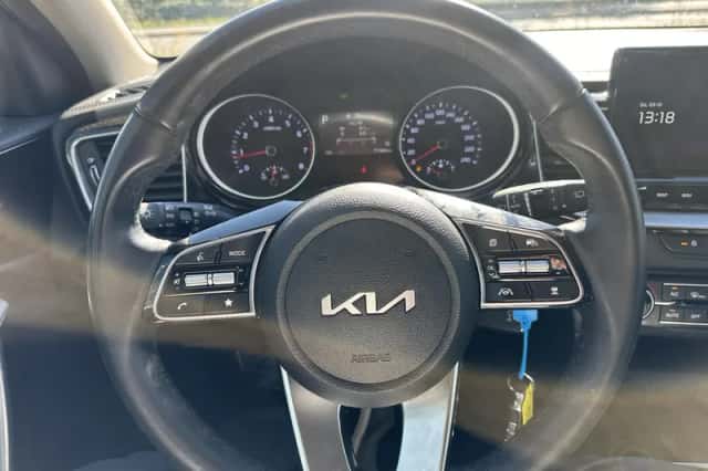Kia XCeed (2022) thumbnail 2