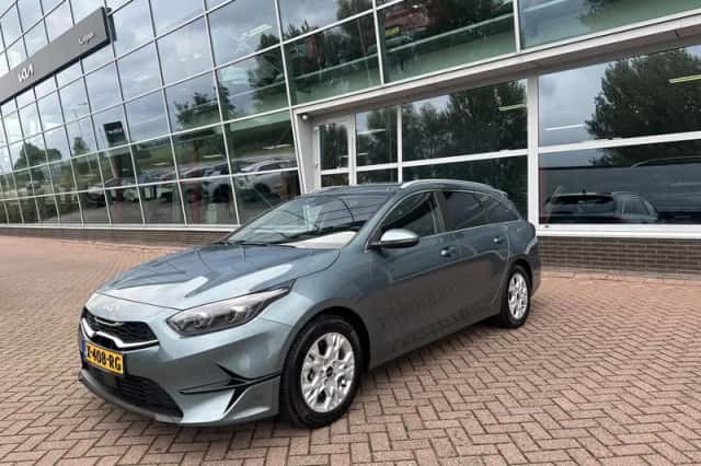 Kia Ceed (2024) thumbnail 2