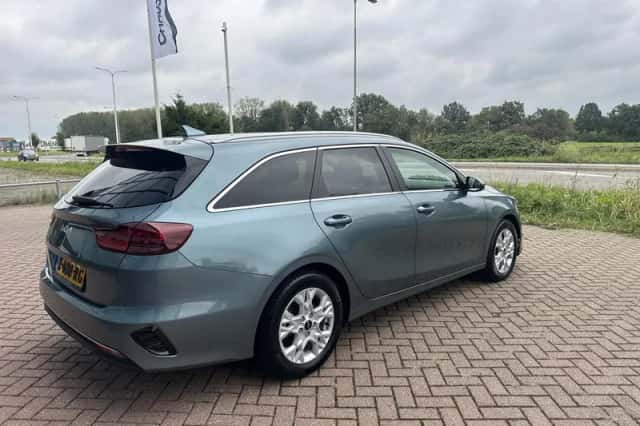 Kia Ceed (2024) thumbnail 3